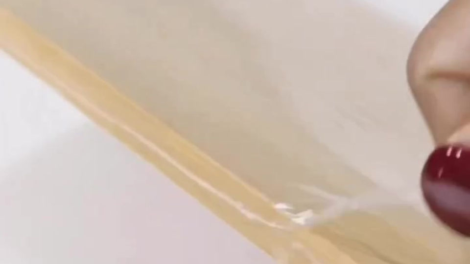 DEMIblue Soy Base Nail Polish Remover Application Hack